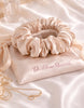 Word wakker met de perfecte krul: Ontdek de nieuwe Premium Sleepy Tie!