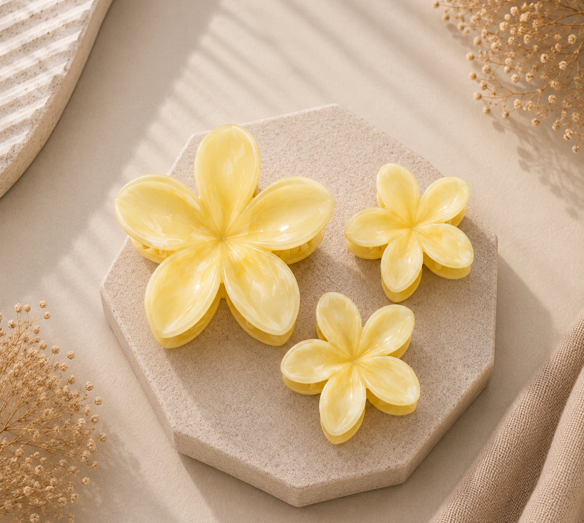 Summer flower haar clip set licht geel bloem haaraccessoire voor haar - De HaarBoetiek