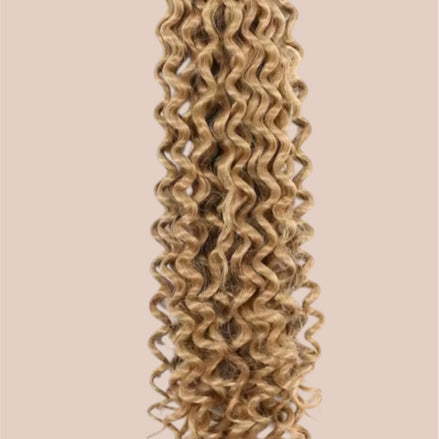 Afro curls invlecht haar donker blond - De HaarBoetiek