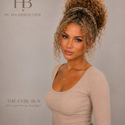 Curl bun krullenknot haarstukje – foto 4 - De HaarBoetiek