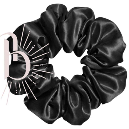 Satijnen scrunchie zwart 6,5cm - De HaarBoetiek