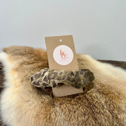 Scrunchie Leopard Green - De HaarBoetiek