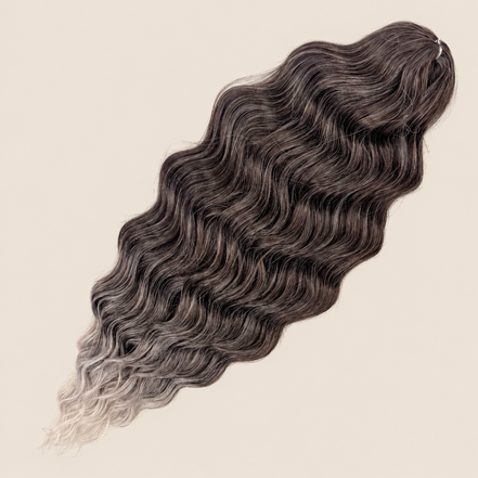 Anna golvend kanekalon invlechthaar donkerbruin-asblond ombre T-Brown235, 60 cm en 100 gram op beige achtergrond