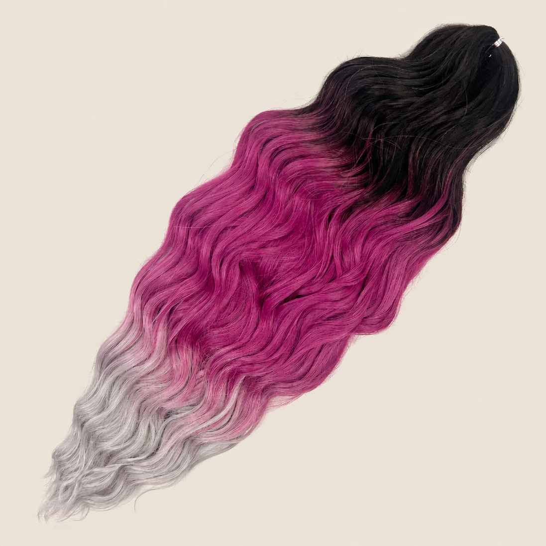 Anna golvend invlechthaar 60 cm 300 g – Zwart-roze-grijs ombre (3T4/PU/GBLUE12) – De HaarBoetiek