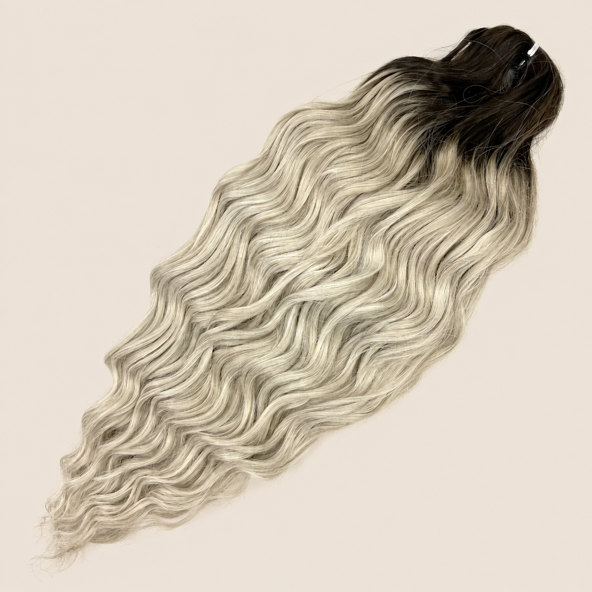 Anna golvend invlechthaar 60 cm 100 g – Donkerbruin-licht asblond ombre (TT-LINEN(323)) – De HaarBoetiek
