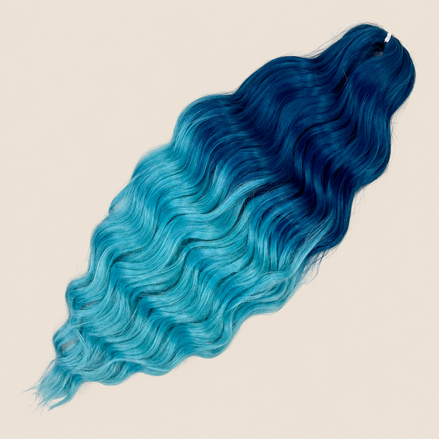 Anna golvend invlechthaar 60 cm 100 g – Donkerblauw-turquoise ombre (Q2T-Blue6/GNBL) – De HaarBoetiek