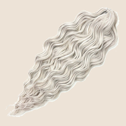 Anna golvend invlechthaar 60 cm – Zilverblond (56C) – De HaarBoetiek