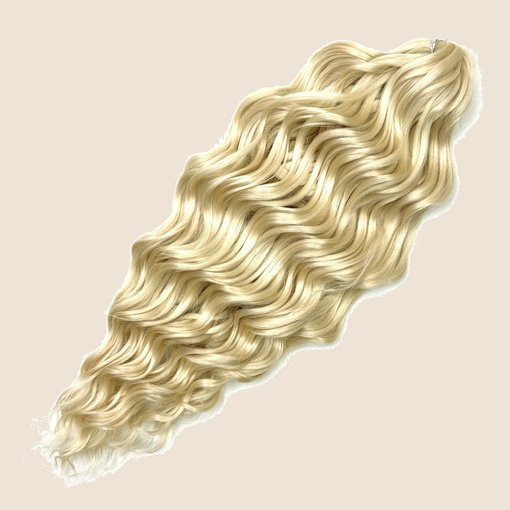 Anna golvend invlechthaar 60 cm – Lichtblond (613) – De HaarBoetiek