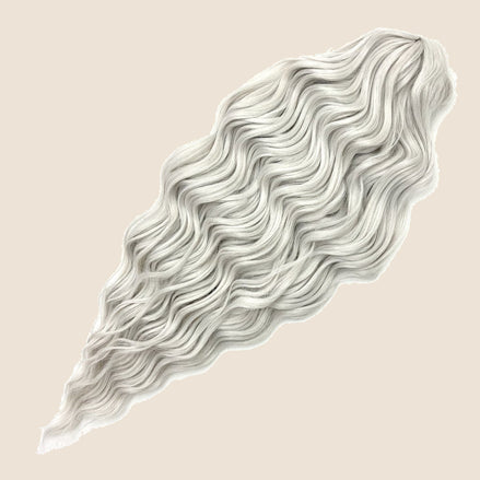 Anna golvend invlechthaar 60 cm – Wit-zilver (1001B) – De HaarBoetiek