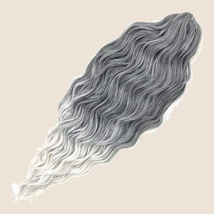 Anna golvend invlechthaar 60 cm – Zwart-grijs-wit ombre (T1B/Rwhite5) – De HaarBoetiek