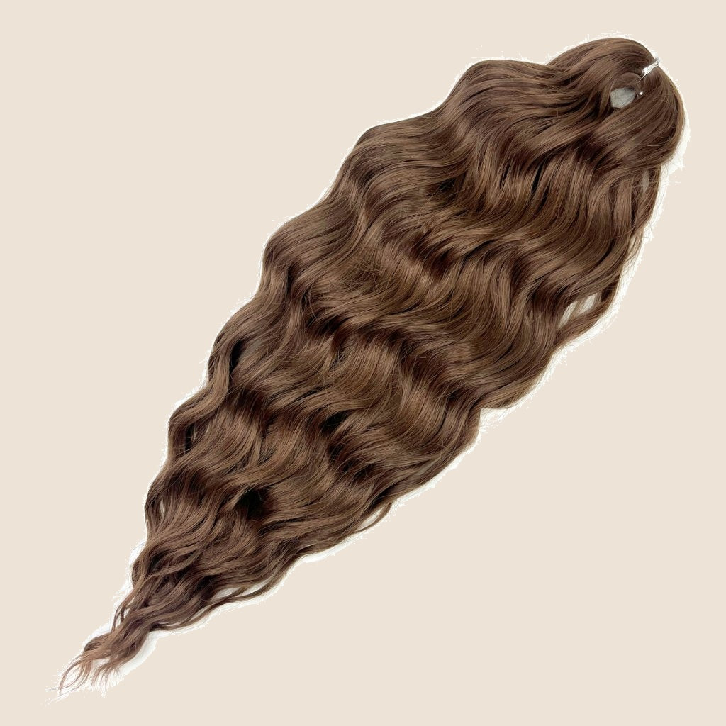 Anna golvend invlechthaar 60 cm 100 g – Middenbruin (12B) – De HaarBoetiek
