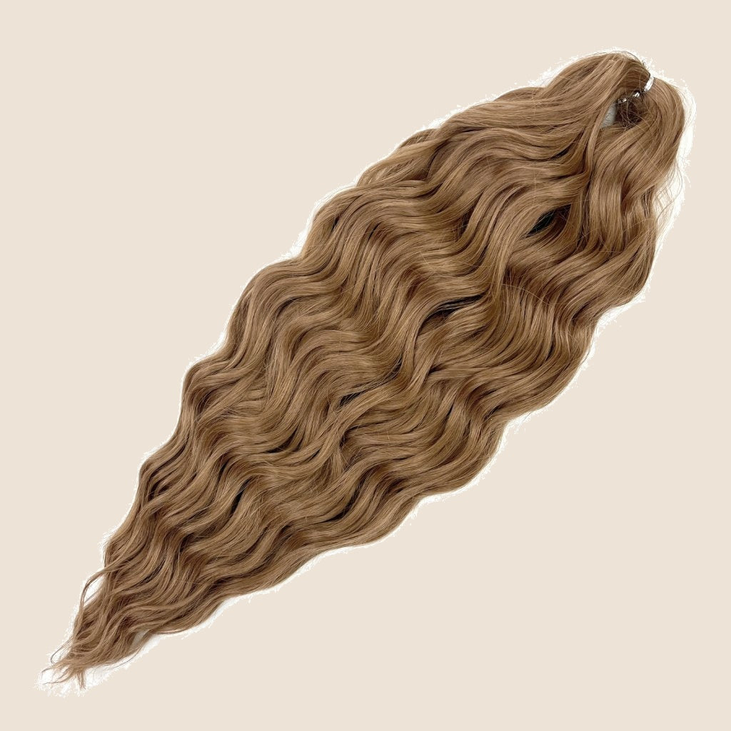 Anna golvend invlechthaar 60 cm 100 g – Goudblond (26+27) – De HaarBoetiek