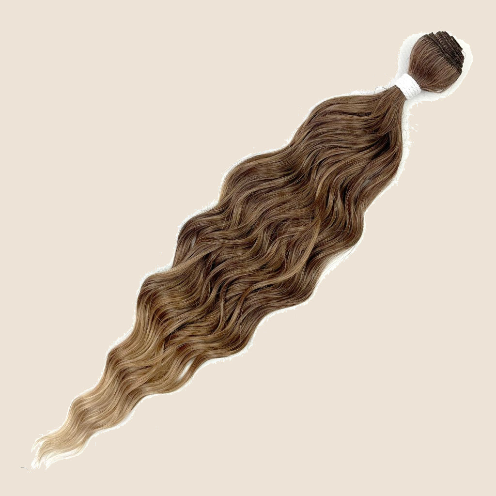 Anna synthetische haarweft 60 cm 100 g – Bruin-beigeblond ombre (T042) – De HaarBoetiek