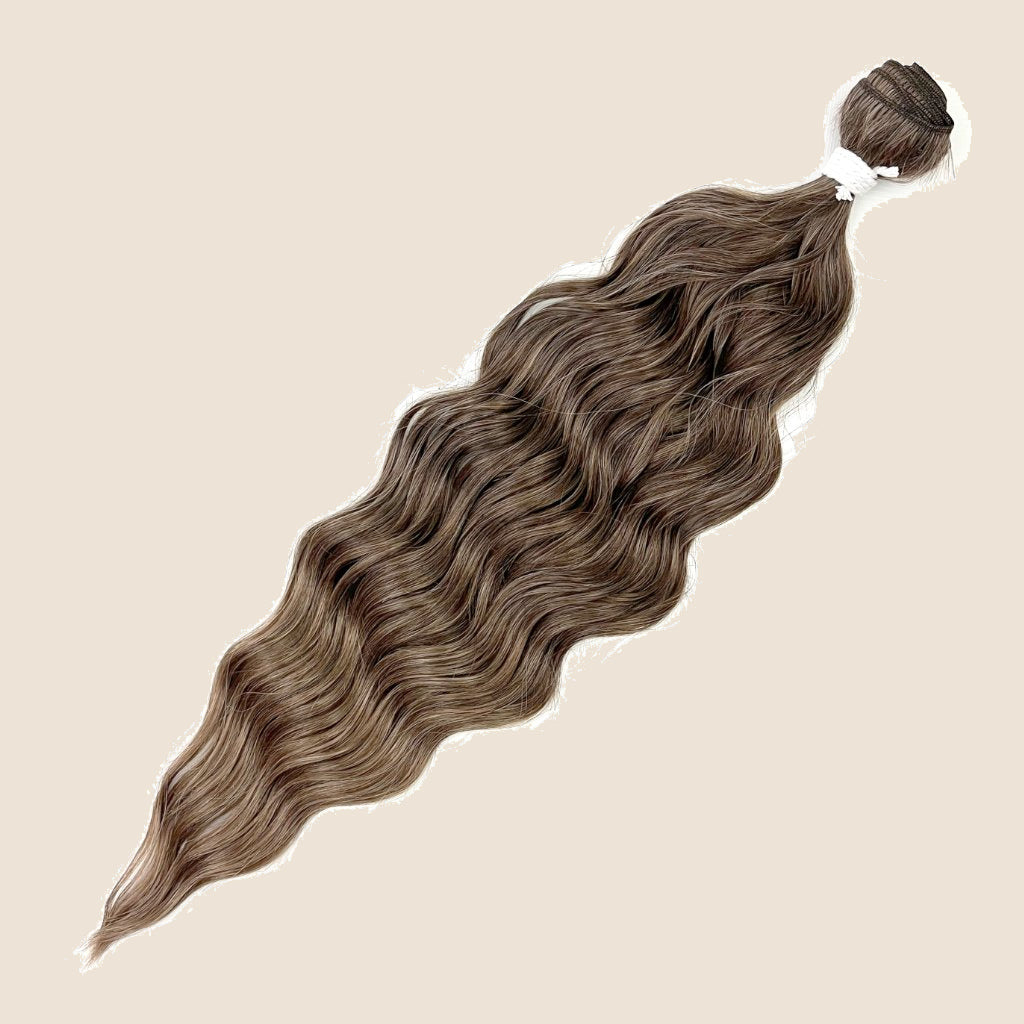 Anna synthetische haarweft 60 cm 100 g – Asbruin ombre (T10/14) – De HaarBoetiek