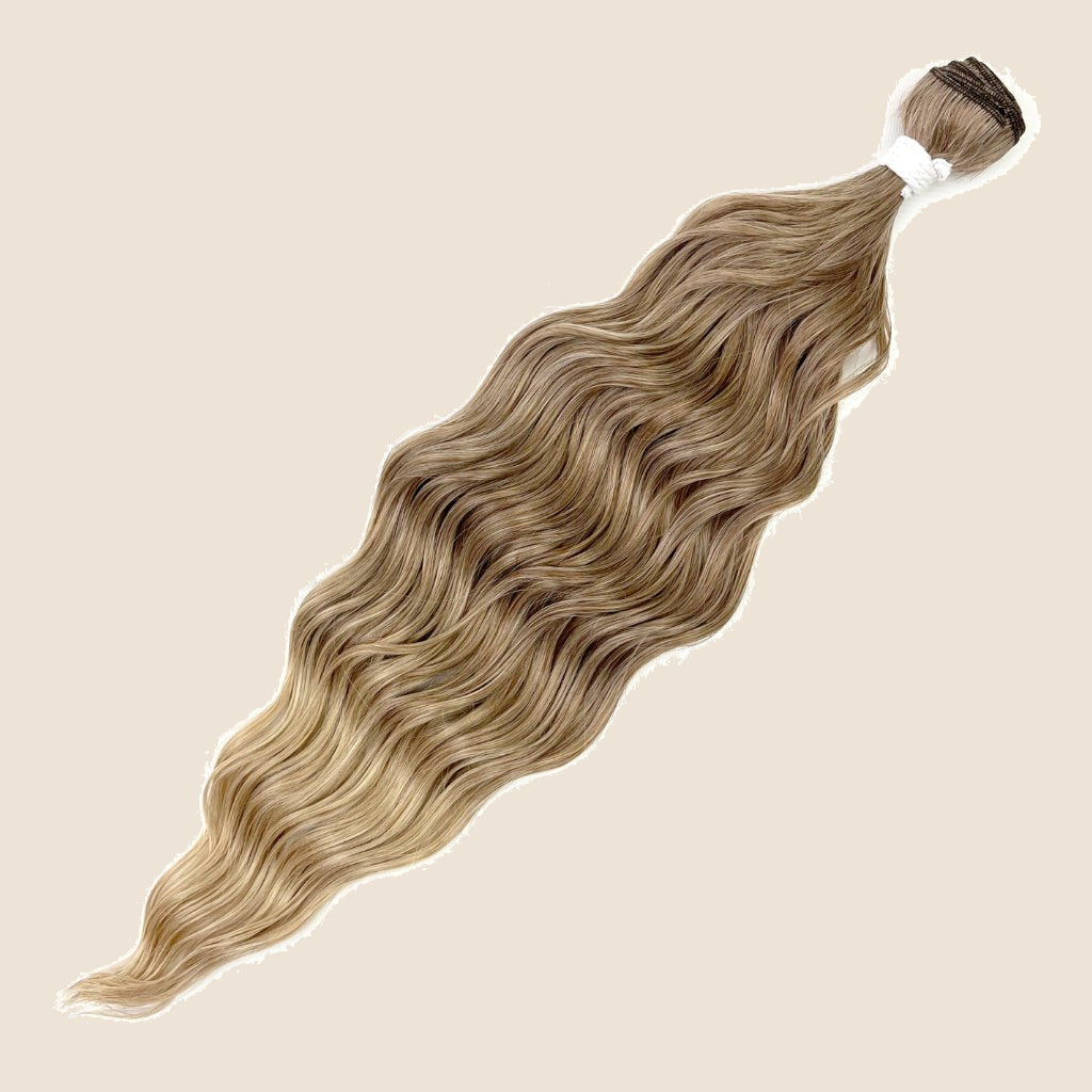 Anna synthetische haarweft 60 cm 100 g – Bruin-blond ombre (T6/613F) – De HaarBoetiek
