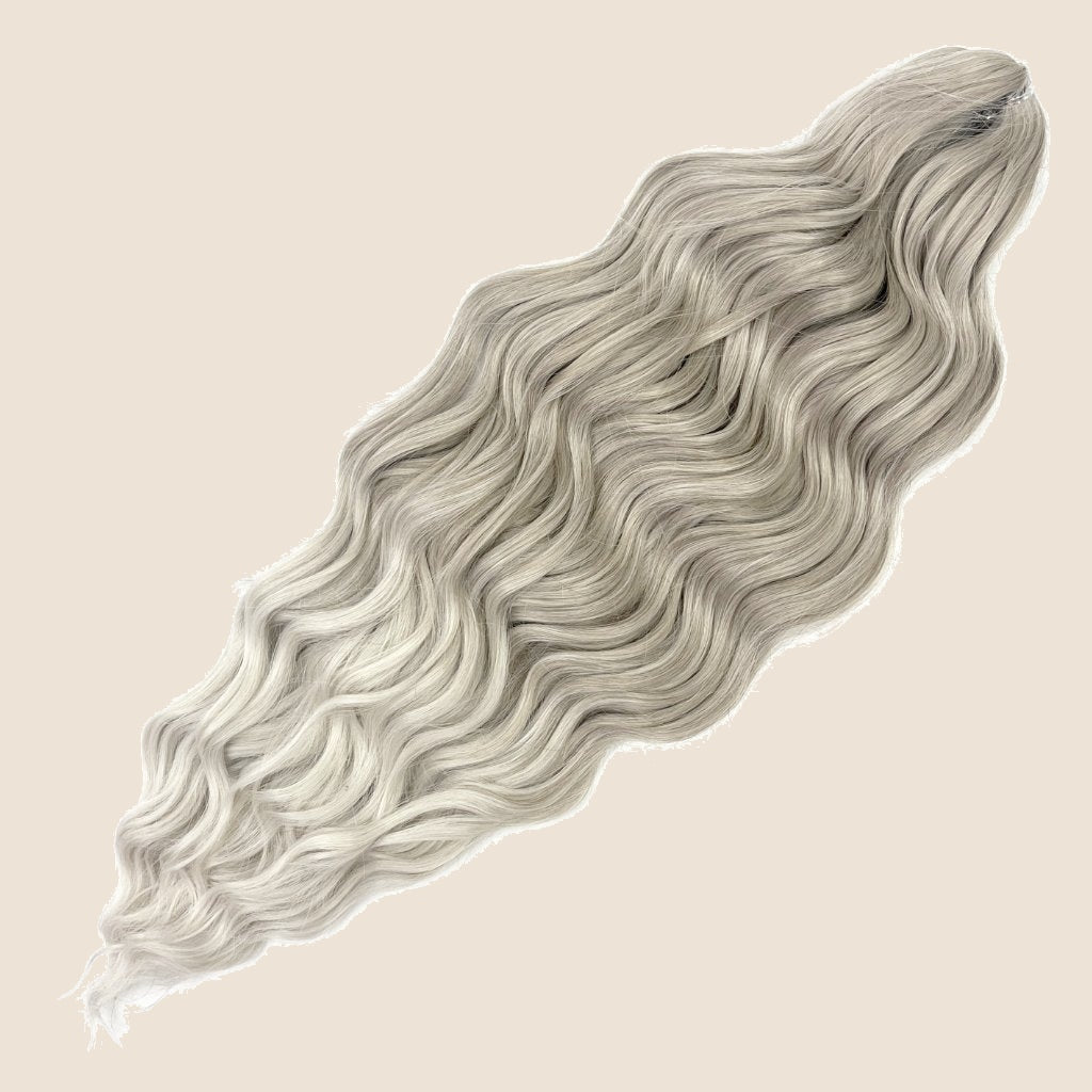 Anna golvend invlechthaar 60 cm 100 g – Asblond (T-Linen(14)) – De HaarBoetiek