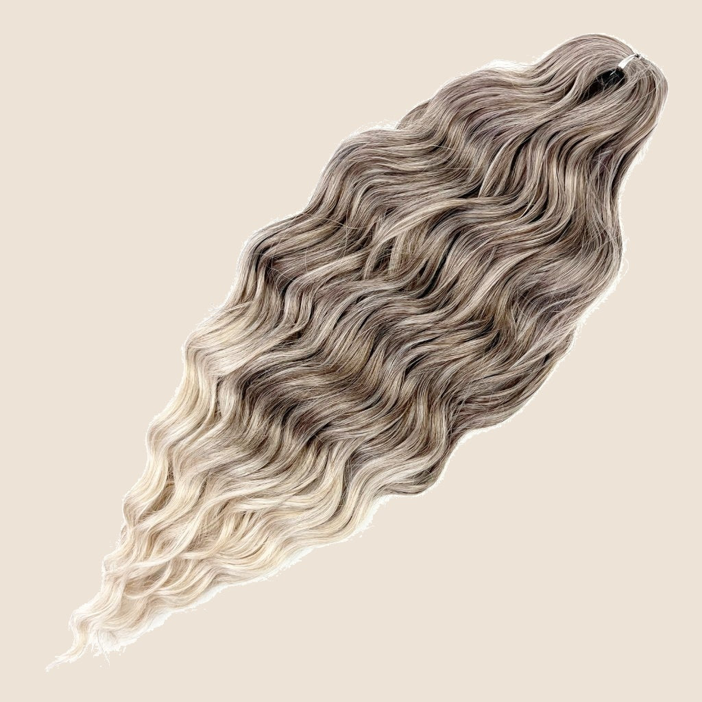 Anna golvend invlechthaar 60 cm 100 g – Asbruin-beigeblond ombre (T-Linen(123)) – De HaarBoetiek