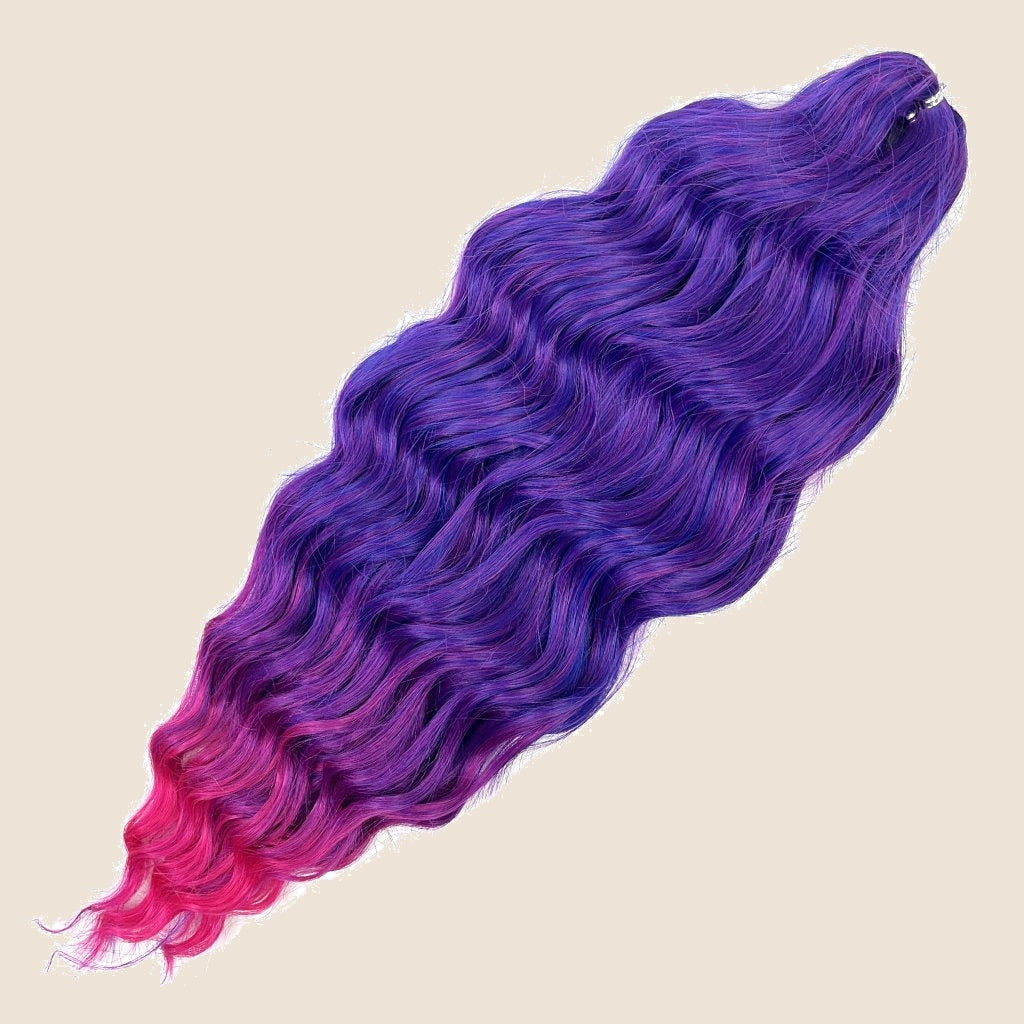 Anna golvend invlechthaar 60 cm 100 g – Paars-fuchsia ombre (T-DAPURPLE7) – De HaarBoetiek