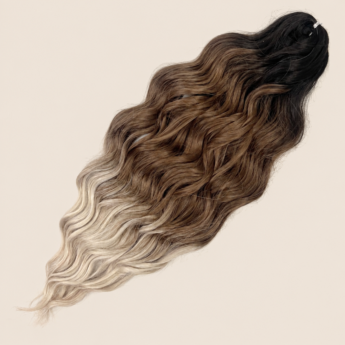 Anna golvend invlechthaar 60 cm 100 g – Donkerbruin-blond ombre (GT4/V8/LGL26) – De HaarBoetiek