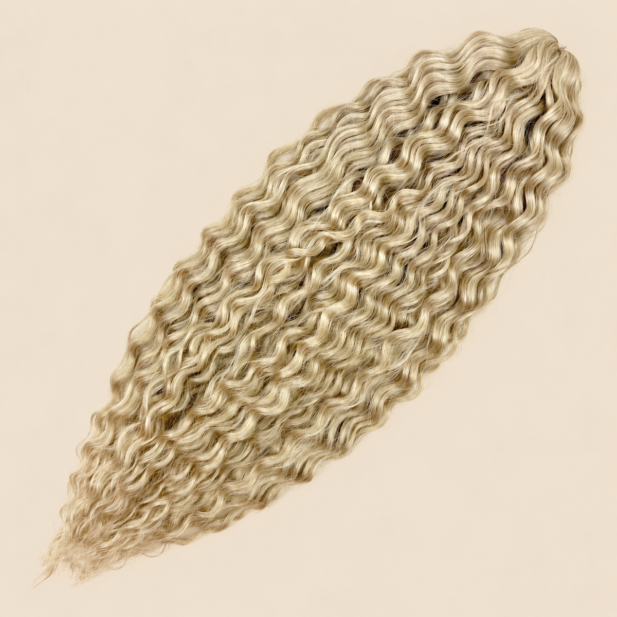 Ariel golvend kanekalon invlechthaar 55 cm 100 g, blond (kleur Linen(61)), op beige achtergrond