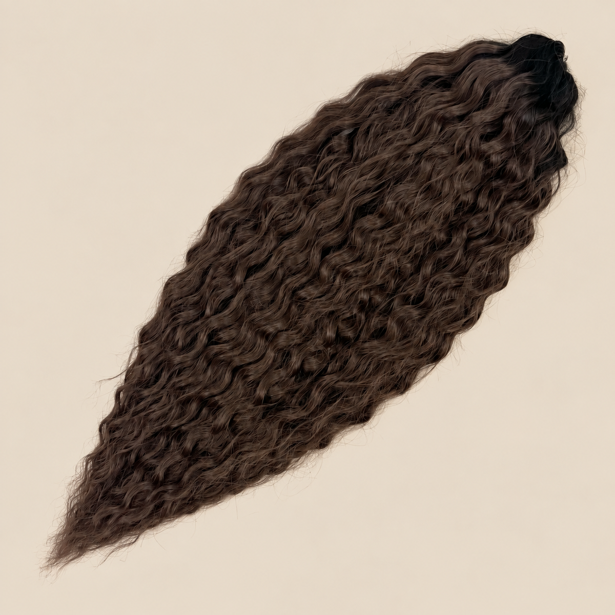 Ariel golvend kanekalon invlechthaar 55 cm 100 g in zwart/bruin ombre (kleur TT1B/DBROWN16) op beige achtergrond