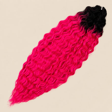 Ariel golvend kanekalon invlechthaar 55 cm 100 g in zwart/roze ombre (kleur TT1B/PINK1(L)) op beige achtergrond