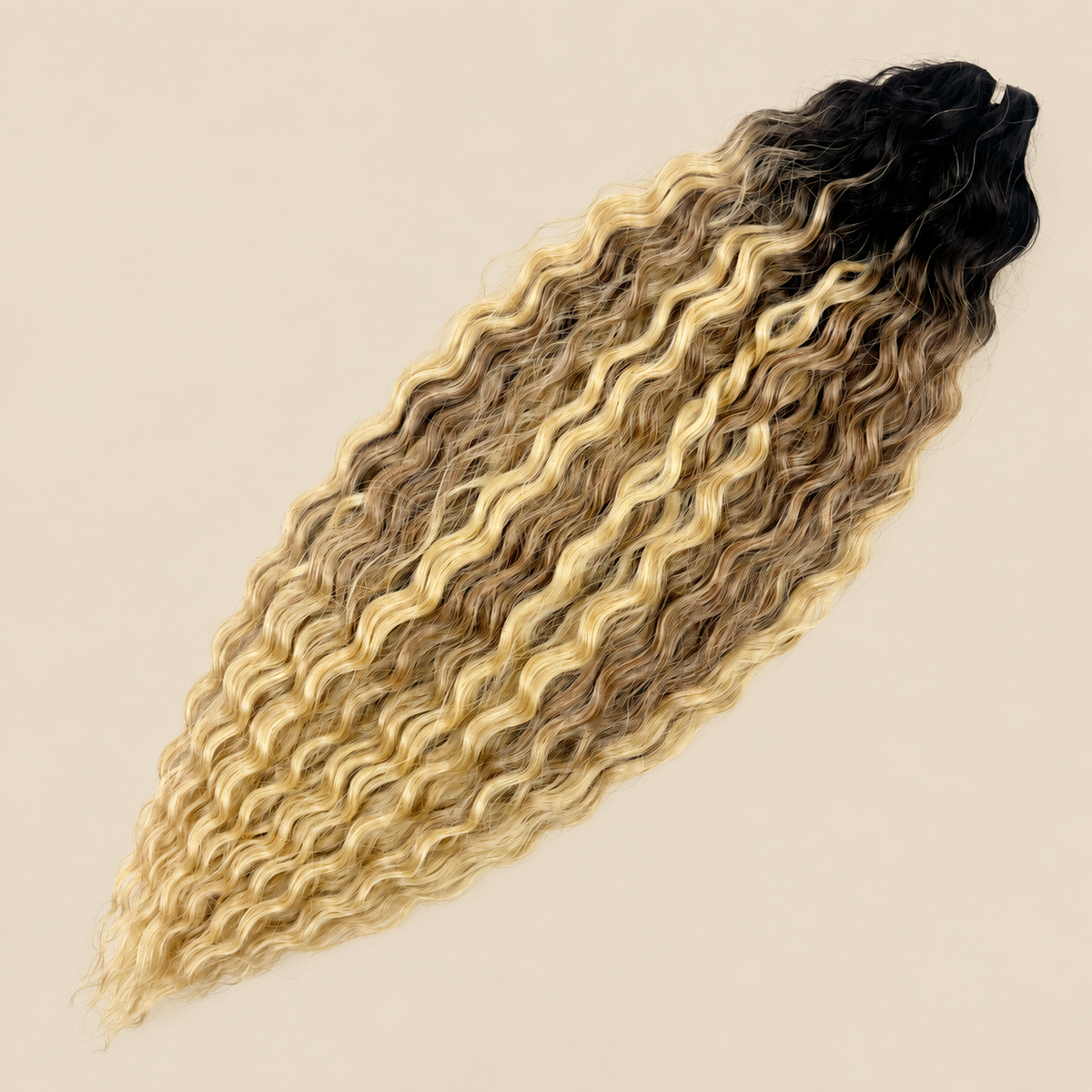 Ariel golvend kanekalon invlechthaar 55 cm 100 g in kleur TTP-2336 op beige achtergrond
