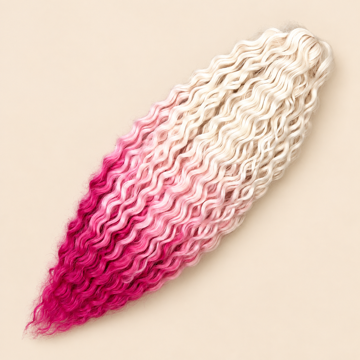 Ariel golvend kanekalon invlechthaar 55 cm 300 g in roze ombre (kleur TT-PinkW(3)) op beige achtergrond
