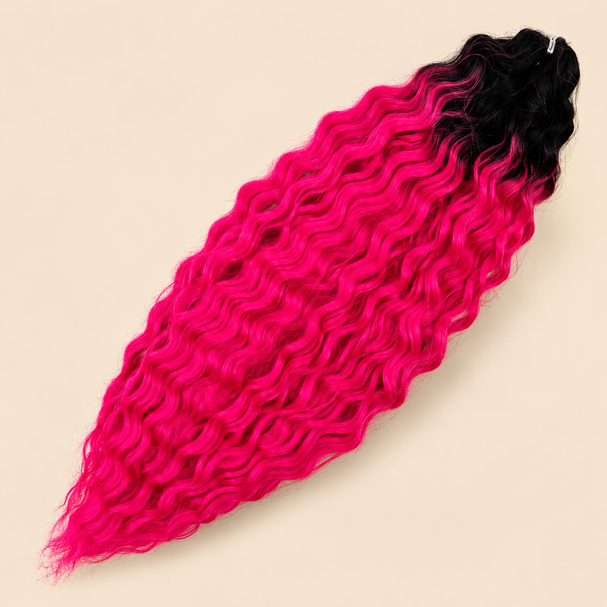 Ariel golvend kanekalon invlechthaar 55 cm 300 g in zwart/roze ombre (kleur TT1B/PINK(L)) op beige achtergrond