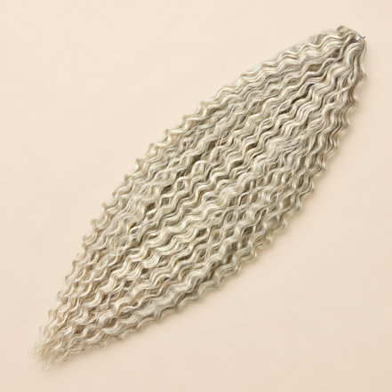 Ariel golvend kanekalon invlechthaar 75 cm 300 g in blond (kleur 56E) op beige achtergrond