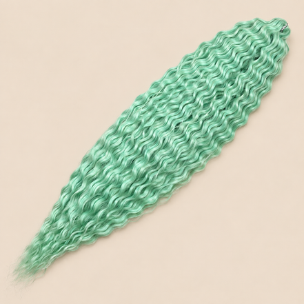 Ariel golvend kanekalon invlechthaar kleur OGreen3, 75 cm, 300 g op beige achtergrond