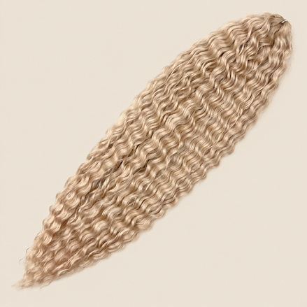 Ariel golvend kanekalon kleur 613C-2 op beige achtergrond