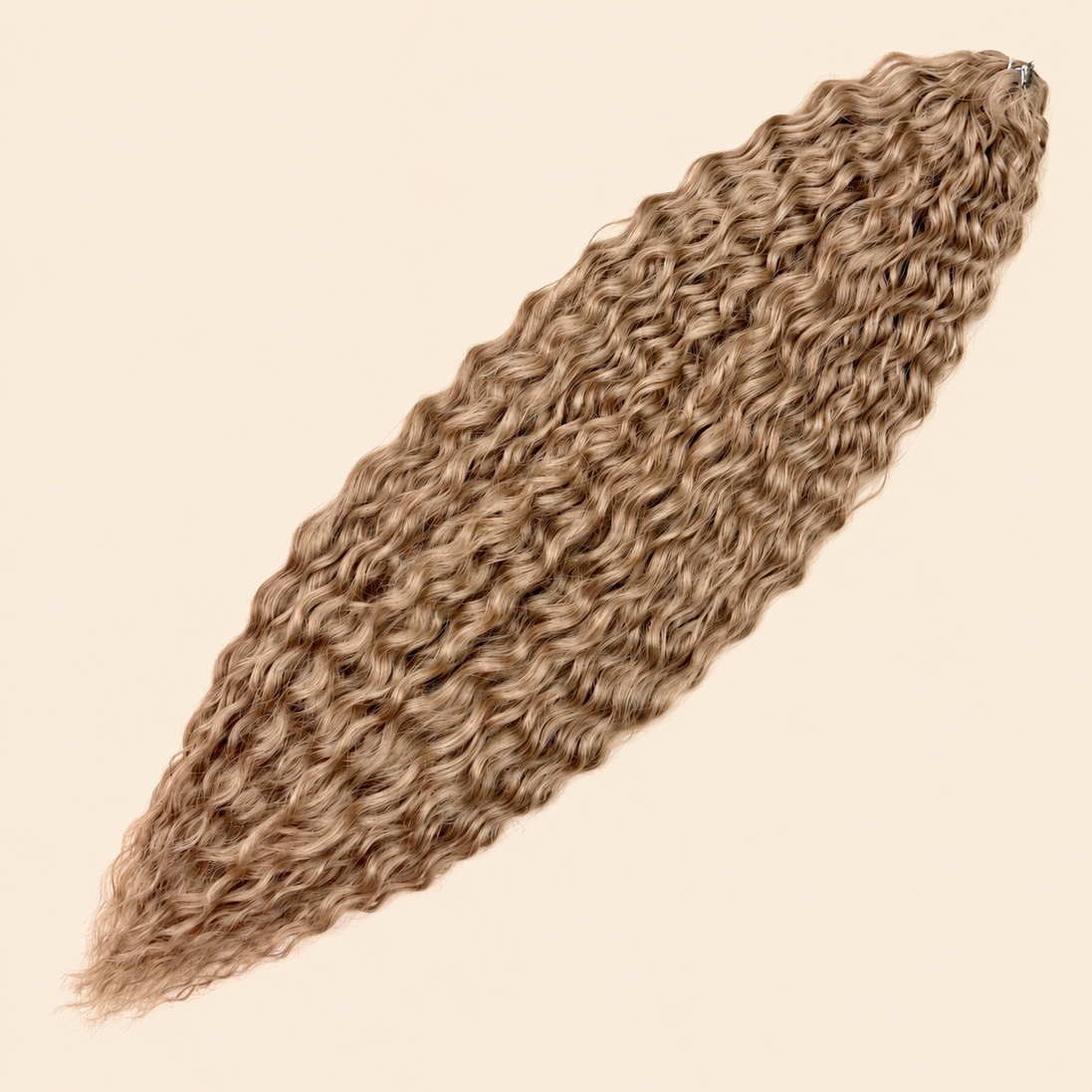 Ariel golvend kanekalon invlechthaar kleur 24A op egale beige achtergrond