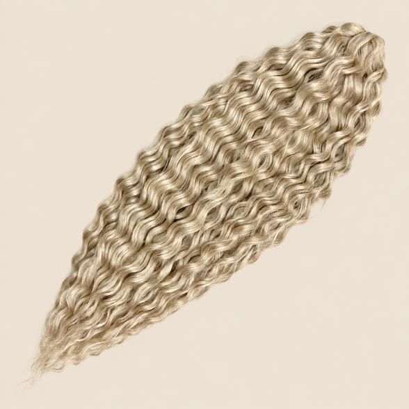 Ariel golvend kanekalon invlechthaar kleur Linen(59) op egale beige achtergrond