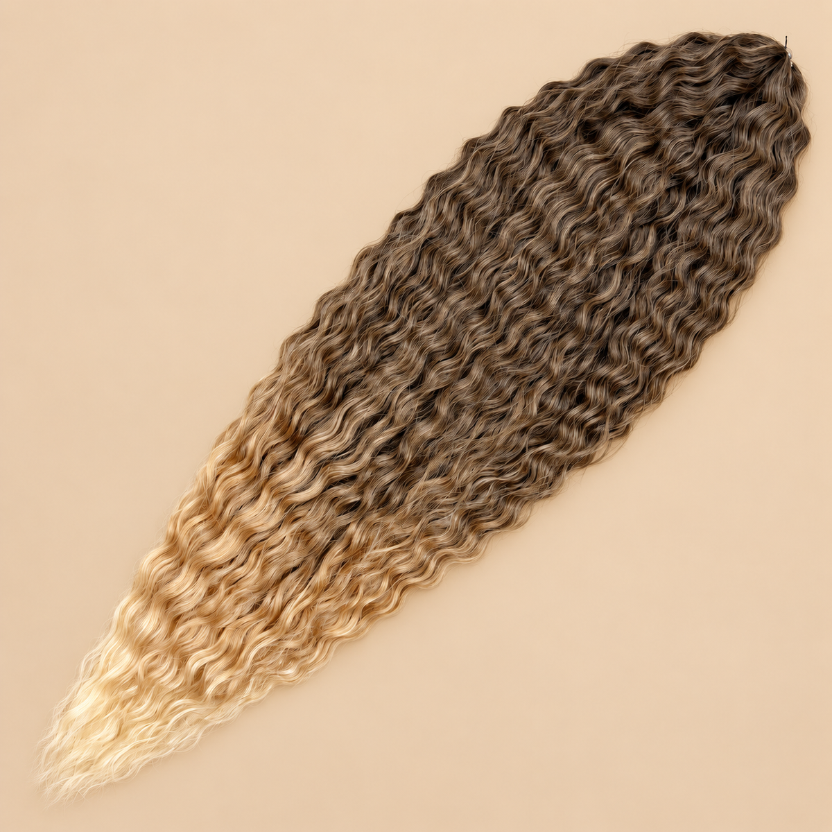 Ariel golvend kanekalon invlechthaar kleur T1B/27/613, 75 cm, 300 gram, op beige achtergrond