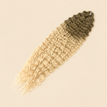 Ariel golvend kanekalon invlechthaar kleur TT16/613, 75 cm, 300 gram, op beige achtergrond