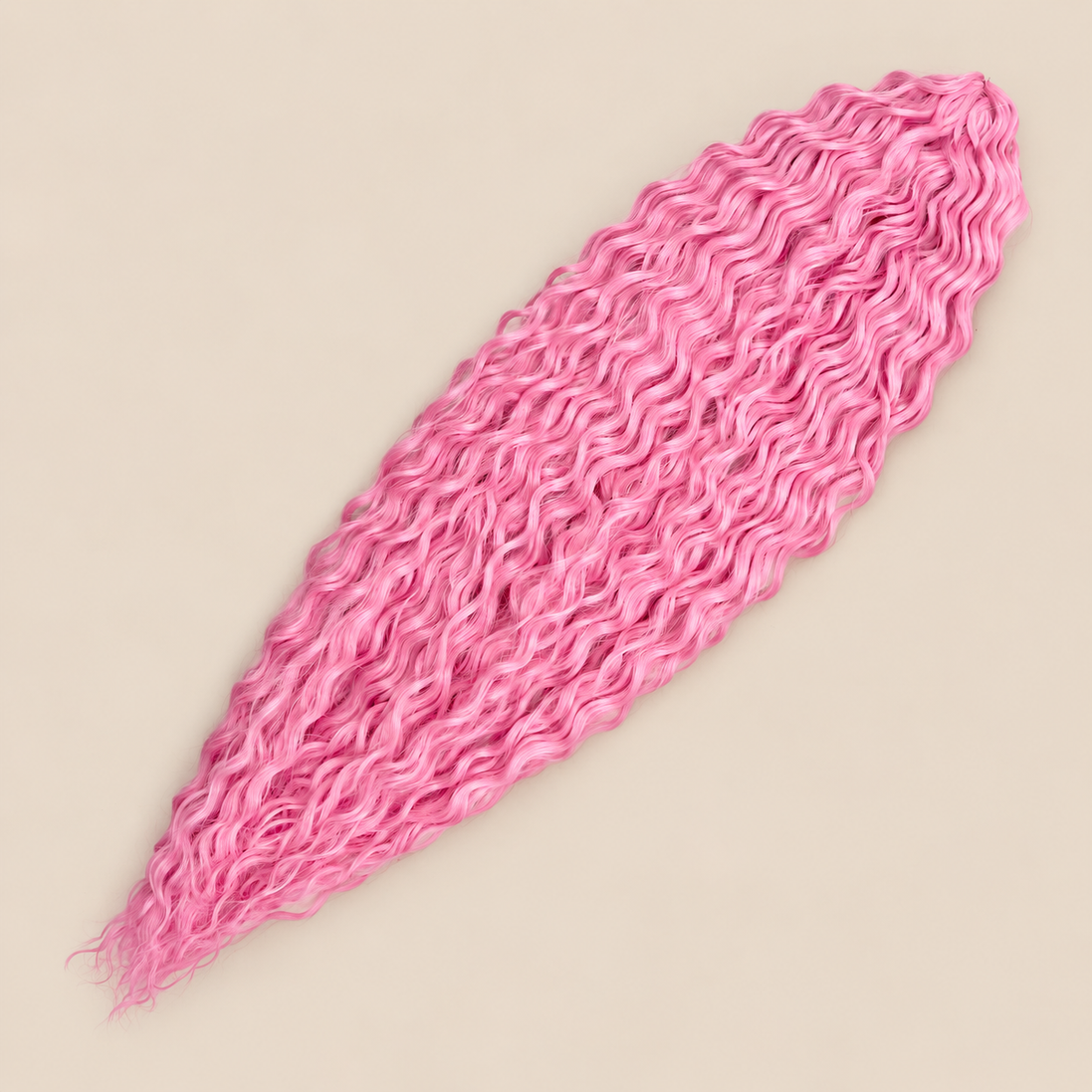 Ariel golvend kanekalon invlechthaar kleur PINK14 op egale beige achtergrond