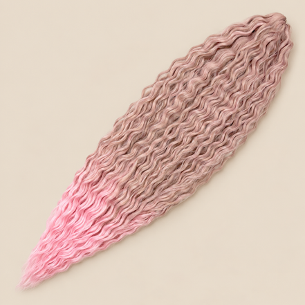 Ariel golvend kanekalon invlechthaar kleur T-GPINK16 op egale beige achtergrond