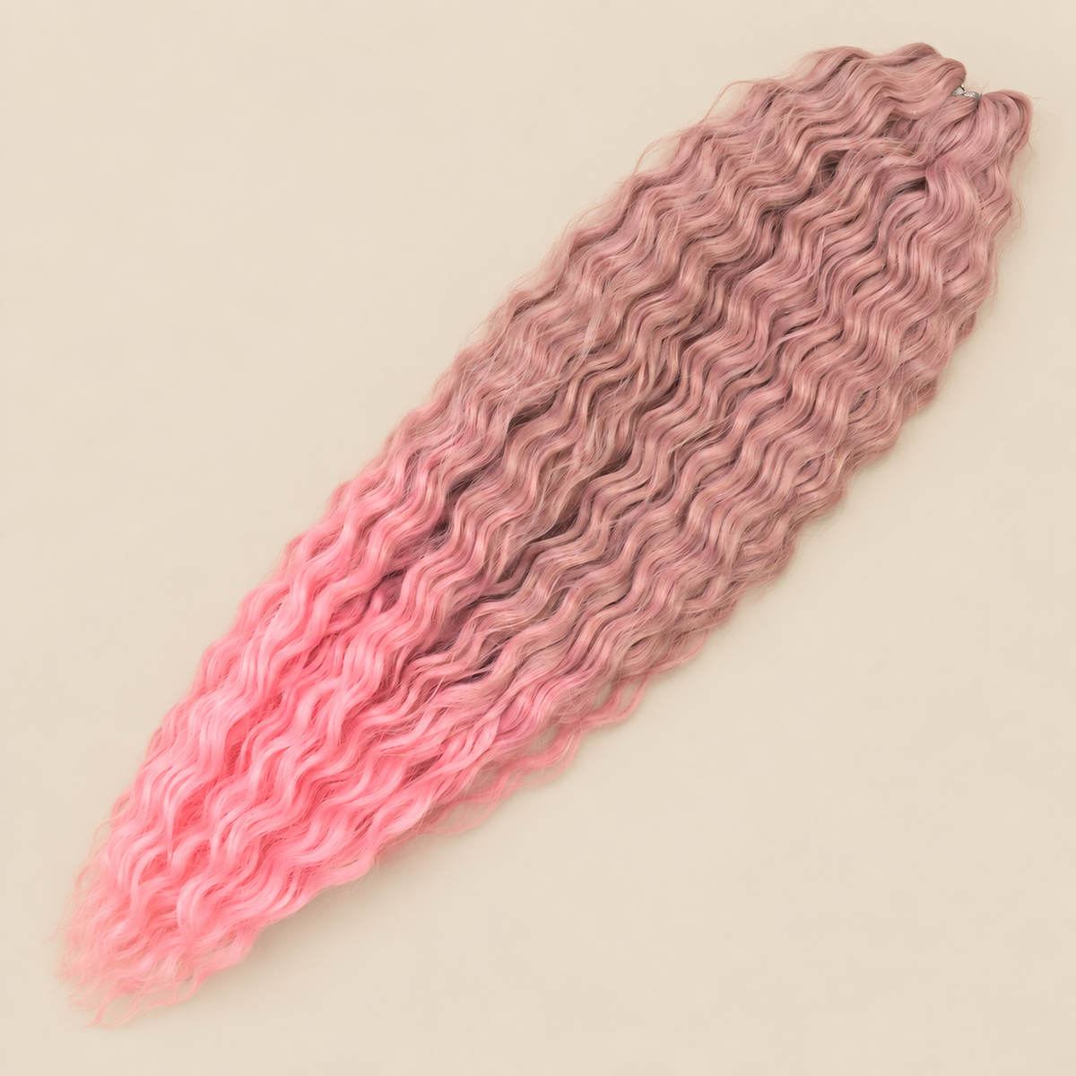 Ariel golvend kanekalon invlechthaar kleur TGPINK12 op egale beige achtergrond