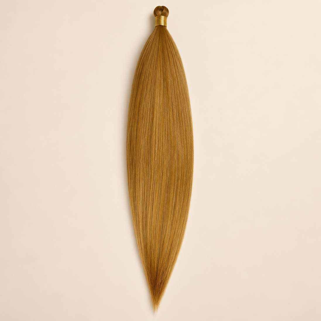 Steil BioProtein Kanekalon vlechthaar in kleur 27, 70 cm en 100 gram, op beige achtergrond
