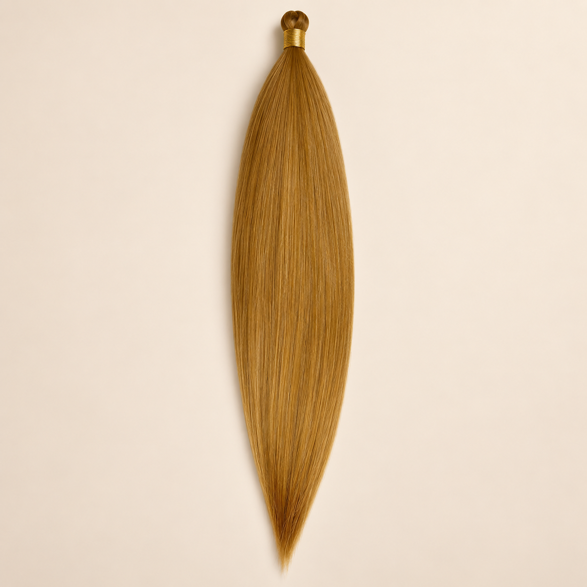 Steil BioProtein Kanekalon vlechthaar in kleur 27, 70 cm en 100 gram, op beige achtergrond