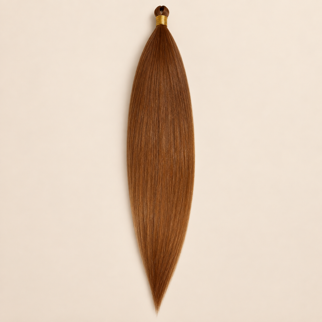 Steil BioProtein Kanekalon vlechthaar in kleur 30, 70 cm en 100 gram, op beige achtergrond