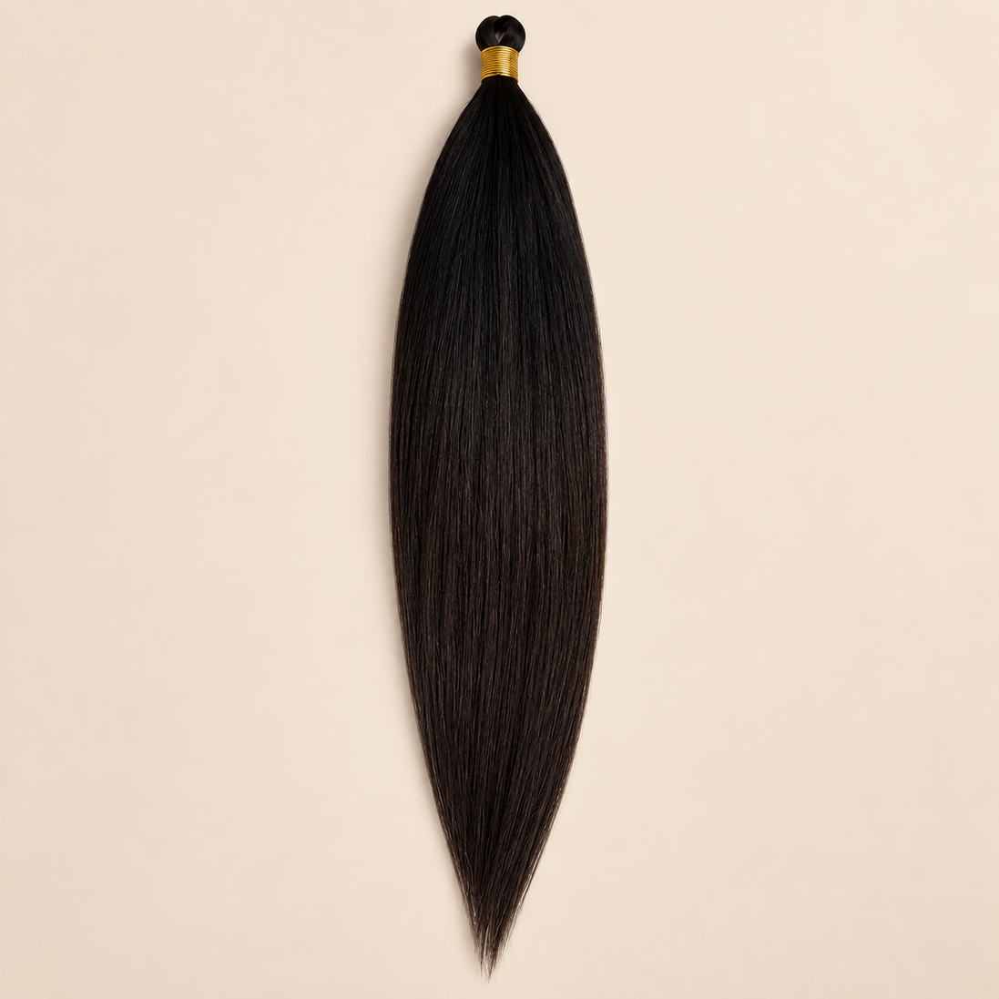 Steil BioProtein Kanekalon vlechthaar in kleur 4, 70 cm en 100 gram, op beige achtergrond