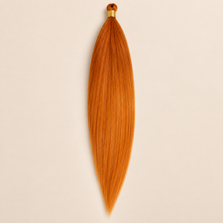Steil BioProtein Kanekalon vlechthaar in kleur Tiger, 70 cm en 100 gram, op beige achtergrond