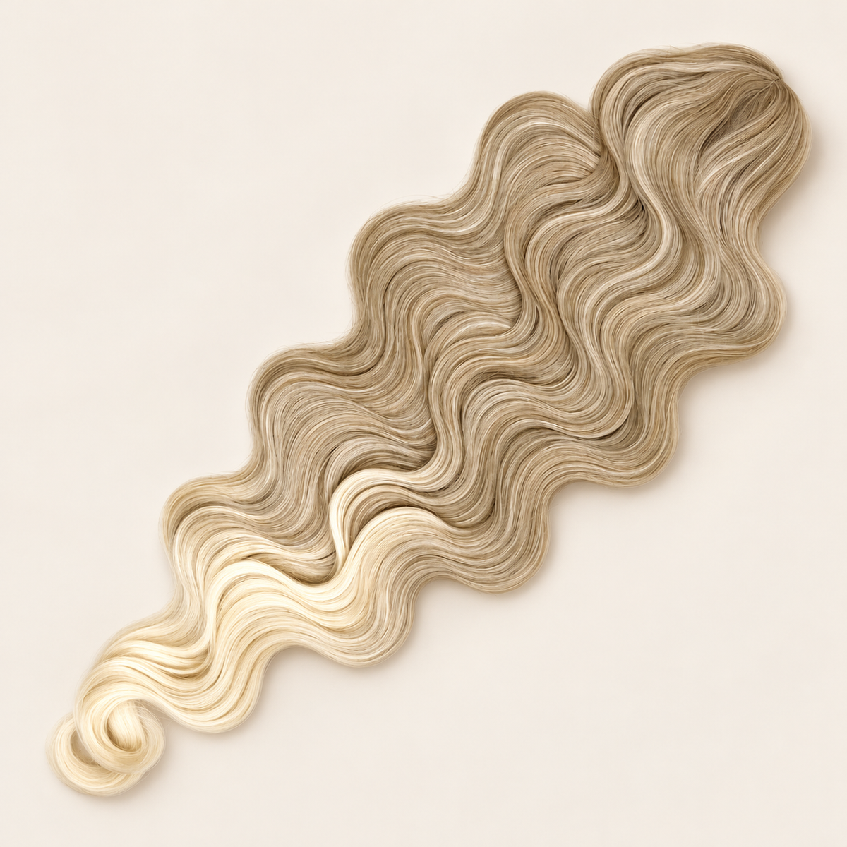 Body Wave golvend invlechthaar 60 cm, kleur T-Linen(62) op beige achtergrond