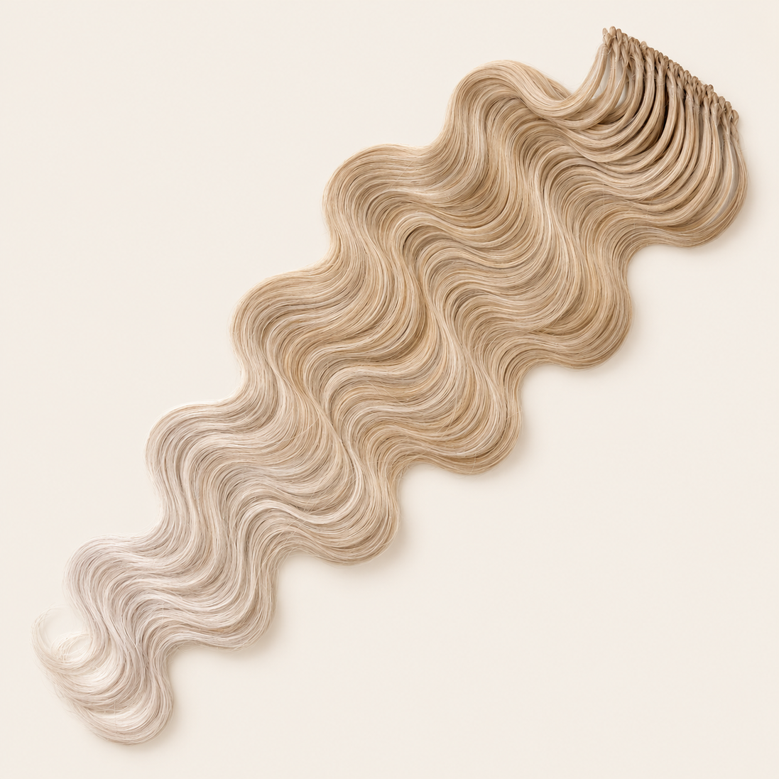 Body Wave golvend invlechthaar 60 cm met lus, kleur T16A/56C op beige achtergrond