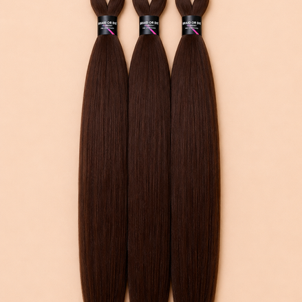 BraidOrDie Easy Braid 3-in-1 kleur 33 donkerbruin 65 cm set van 3 op beige achtergrond
