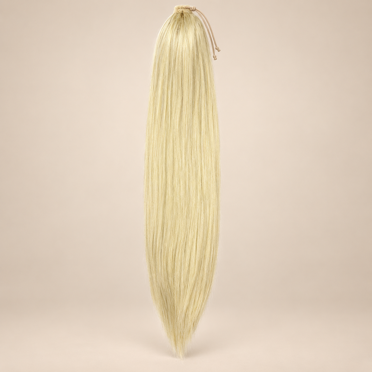 Steile Drawstring Ponytail BraidOrDie 60 cm – Natural Blonde | De HaarBoetiek