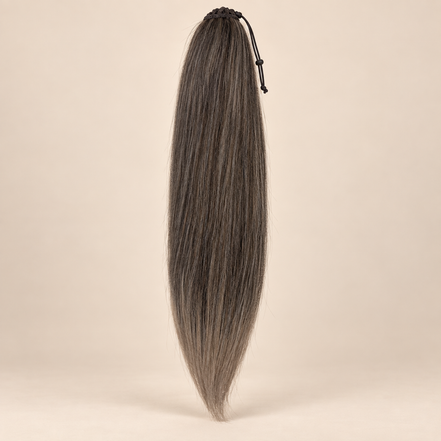 Steile Drawstring Ponytail BraidOrDie 60 cm – Silver Mocha | De HaarBoetiek