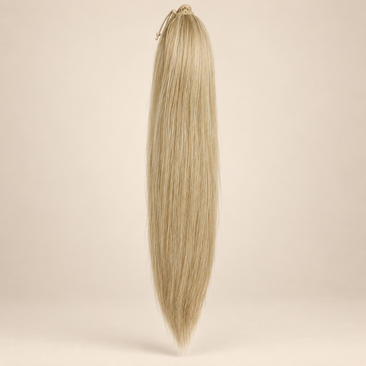 Steile Drawstring Ponytail BraidOrDie 60 cm – Vanilla Blonde | De HaarBoetiek
